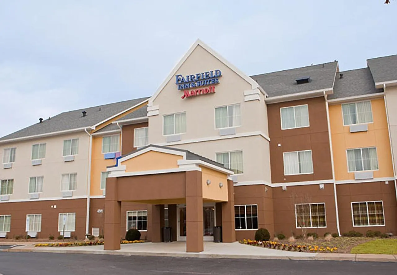 Fairfield Inn & Suites By Marriott Memphis East Galleria 3*,