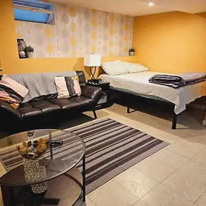 Warm Queens 5 Min From Laguardia 1 Min From Train Guest house